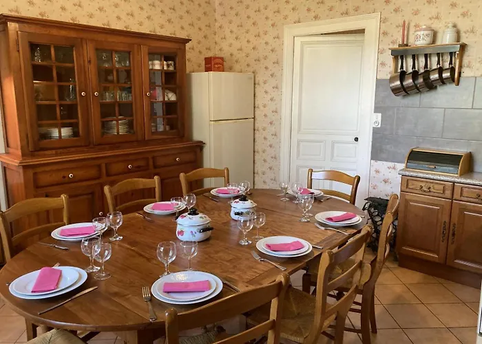 Le Petit Du Theil Au Servant بيت للعطل *